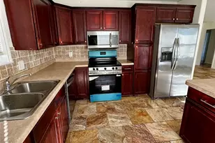 5142 37th St, Dickinson, TX 77539 - Photo 5