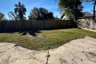 5142 37th St, Dickinson, TX 77539 - Photo 13