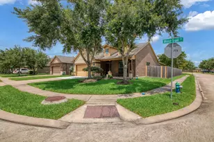 3215 W Trail Dr, Pearland, TX 77584 - Photo 5