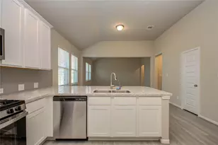 8418 Beacon Bay Cir, Baytown, TX 77523 - Photo 15