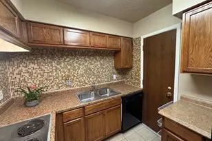 2700 Bellefontaine St, Houston, TX 77025 - Photo 5