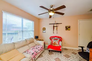 6039 Lark Haven Ln, Houston, TX 77085 - Photo 5