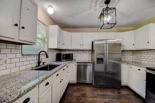 206 Sleepy Hollow Dr, Lake Jackson, TX 77566 - Photo 13