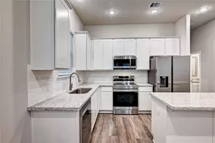 10196 Barberry St, Willis, TX 77318 - Photo 9