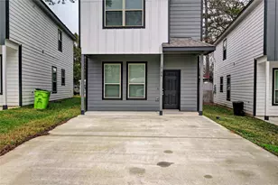 10196 Barberry St, Willis, TX 77318 - Photo 3