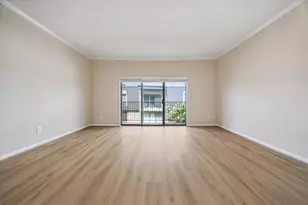 2475 Underwood St, Houston, TX 77030 - Photo 9