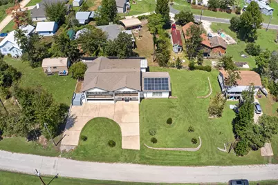 139 Laurel Cove W, Onalaska, TX 77360 - Photo 11
