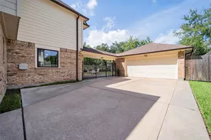 1238 Willow Branch Dr, League City, TX 77573 - Photo 3