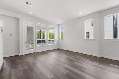 2708 Grand Fountains Drive #E, Houston, TX 77054 - Photo 11