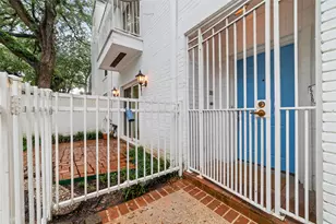 2220 Welch St, Houston, TX 77019 - Photo 3