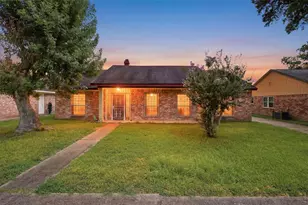 12126 Pine Knoll Dr, Houston, TX 77099 - Photo 1