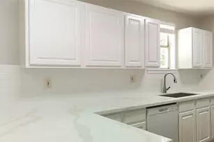 110 Stratmore Dr, Friendswood, TX 77546 - Photo 5