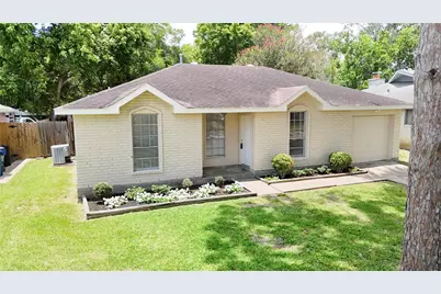 110 Stratmore Drive, Friendswood, TX 77546 - Photo 1