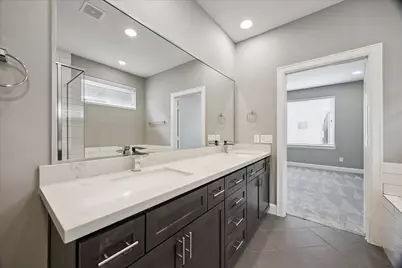 323 Eado Park Circle, Houston, TX 77020 - Photo 19