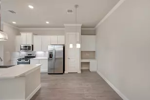 11404 Lucky Fls Dr, Houston, TX 77047 - Photo 5