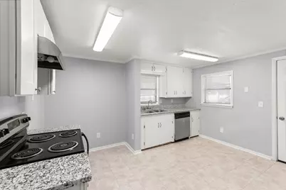 203 S Fig Street, Sweeny, TX 77480 - Photo 5
