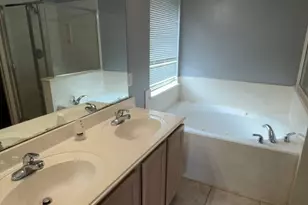 10310 Mills Run Dr, Houston, TX 77070 - Photo 5