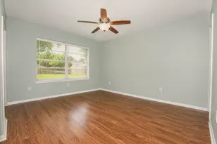 608 N Plantation Dr, Angleton, TX 77515 - Photo 7