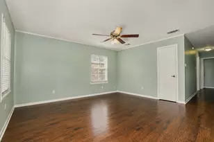 608 N Plantation Dr, Angleton, TX 77515 - Photo 3