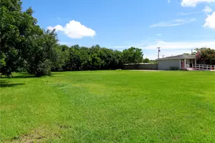 2418 25th Ave N, Texas City, TX 77590 - Photo 1