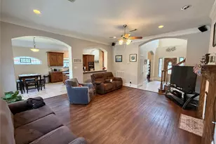 1113 Enchanted Oaks Dr, Angleton, TX 77515 - Photo 9