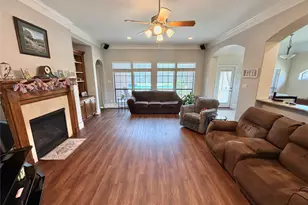1113 Enchanted Oaks Dr, Angleton, TX 77515 - Photo 5