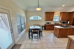 1113 Enchanted Oaks Dr, Angleton, TX 77515 - Photo 9