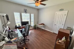 1113 Enchanted Oaks Dr, Angleton, TX 77515 - Photo 3