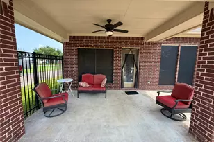 1113 Enchanted Oaks Dr, Angleton, TX 77515 - Photo 27