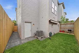 1910 Fletcher St, Houston, TX 77009 - Photo 3
