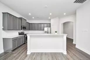 4423 Santorini Ln, Houston, TX 77045 - Photo 11