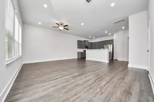 4423 Santorini Ln, Houston, TX 77045 - Photo 19