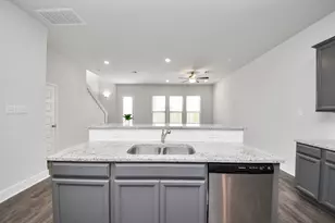4423 Santorini Ln, Houston, TX 77045 - Photo 15