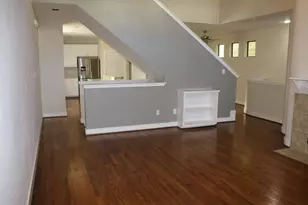 1046 W 25th St, Houston, TX 77008 - Photo 5