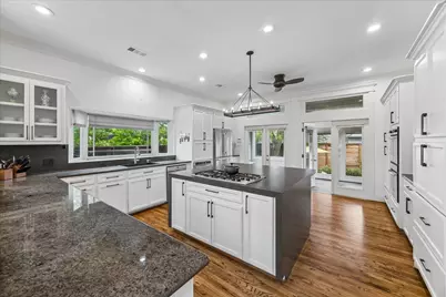 315 W 15th Street, Houston, TX 77008 - Photo 3