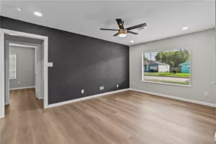1006 S Shepherd Dr, Baytown, TX 77520 - Photo 5