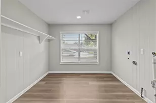 1006 S Shepherd Dr, Baytown, TX 77520 - Photo 11