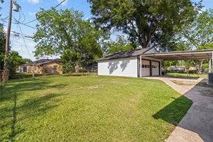 1006 S Shepherd Dr, Baytown, TX 77520 - Photo 17