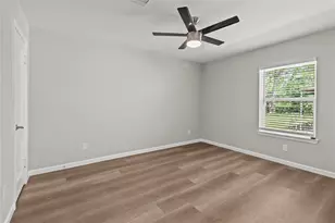 1006 S Shepherd Dr, Baytown, TX 77520 - Photo 9