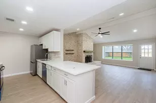 16911 Bougainvilla Ln, Friendswood, TX 77546 - Photo 13