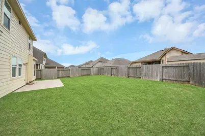 6527 Hunters Trace Lane, Baytown, TX 77521 - Photo 31