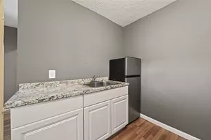 216 Burr St, Houston, TX 77011 - Photo 5