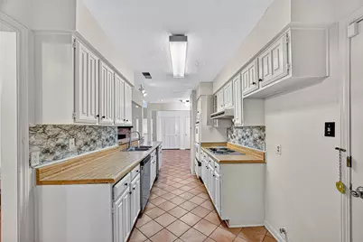 812 Fleetwood Place Drive, Houston, TX 77079 - Photo 13