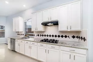 2634 Long Leaf Dr, Sugar Land, TX 77478 - Photo 9