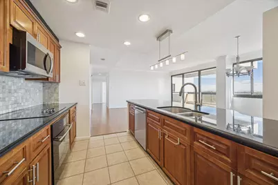 49 Briar Hollow Lane #1704, Houston, TX 77027 - Photo 5