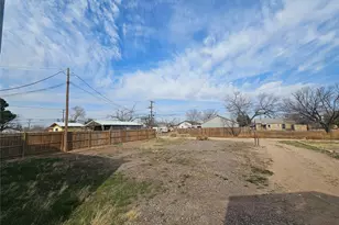 605 E 13th St, Big Spring, TX 79720 - Photo 23