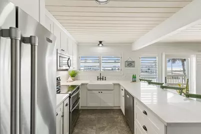 16634 Jamaica Beach Road, Jamaica Beach, TX 77554 - Photo 9