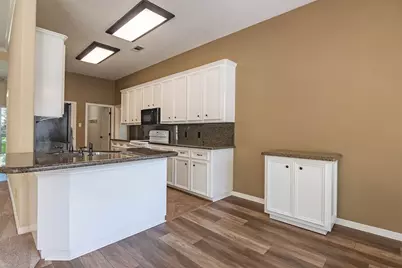 104 Peach Tree Street, Huntsville, TX 77320 - Photo 13