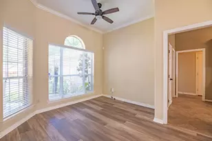 104 Peach Tree St, Huntsville, TX 77320 - Photo 9