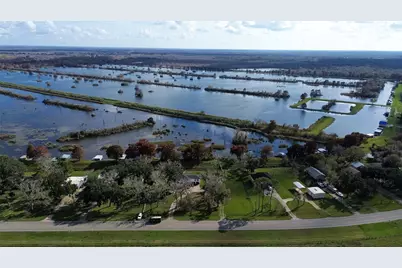 29927 County Road 25, Damon, TX 77430 - Photo 43